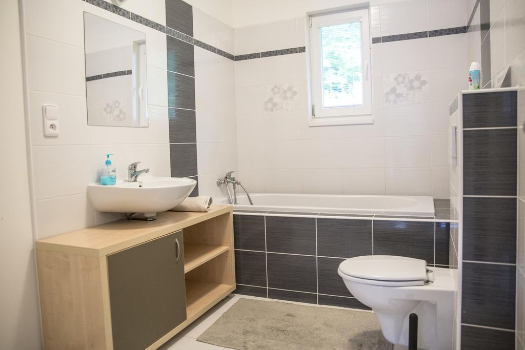 오스트라비체 Apartman Zlatonka 게스트하우스 외부 사진