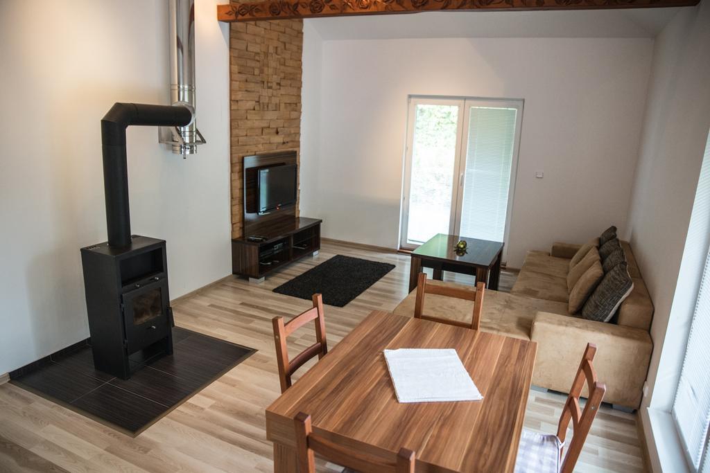오스트라비체 Apartman Zlatonka 게스트하우스 외부 사진